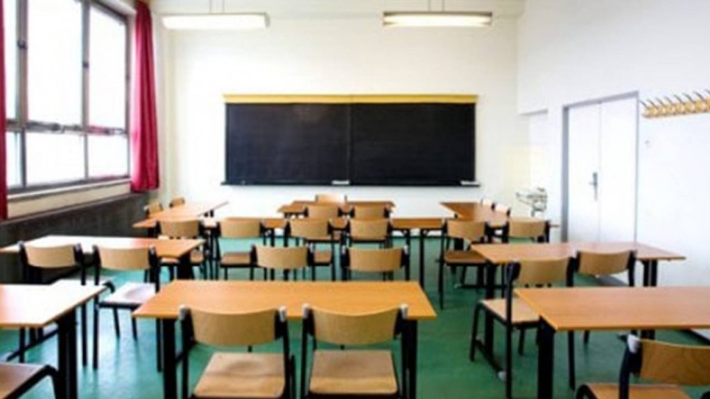 banchi di scuola
