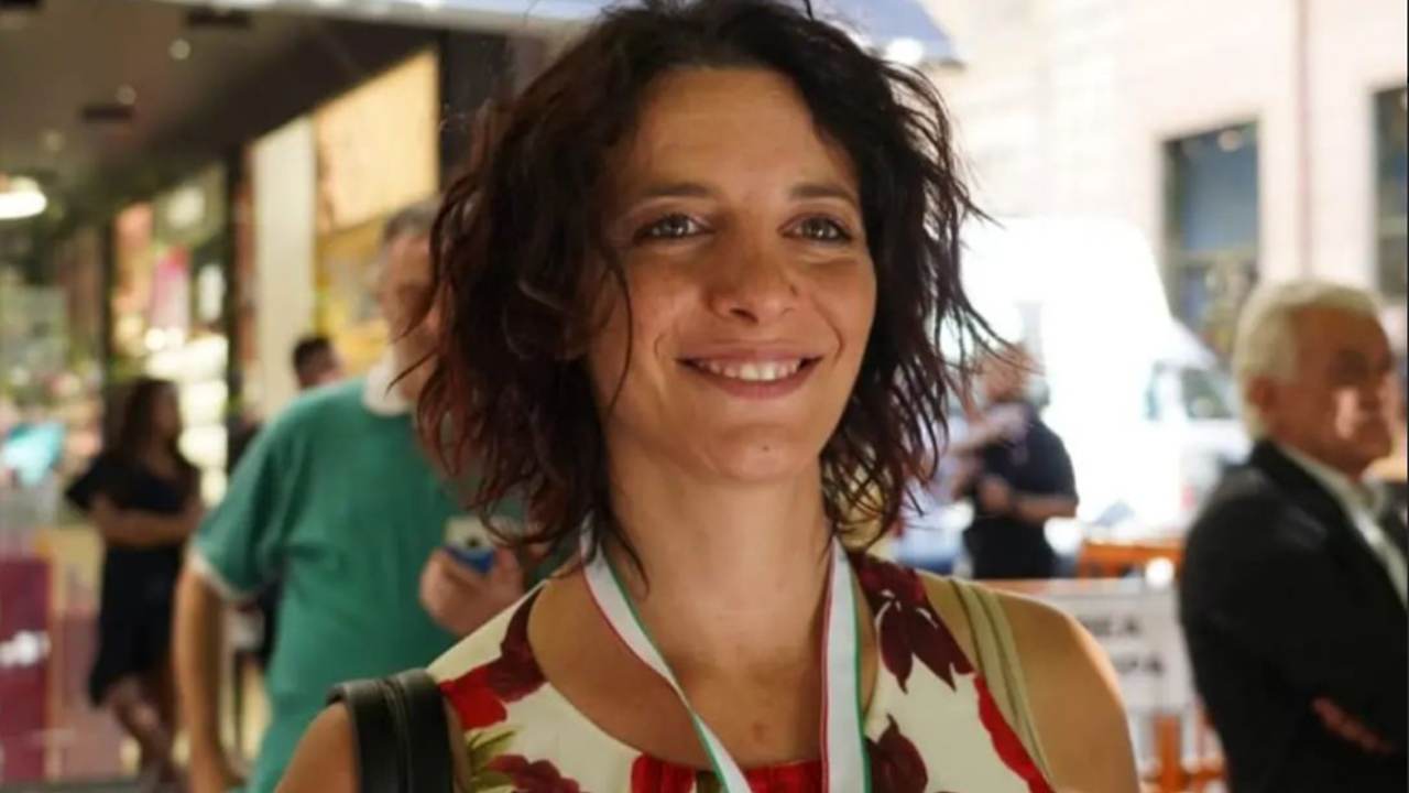 Chi è Rachele Silvestri e perché è stata costretta a fare il test del DNA al figlio?