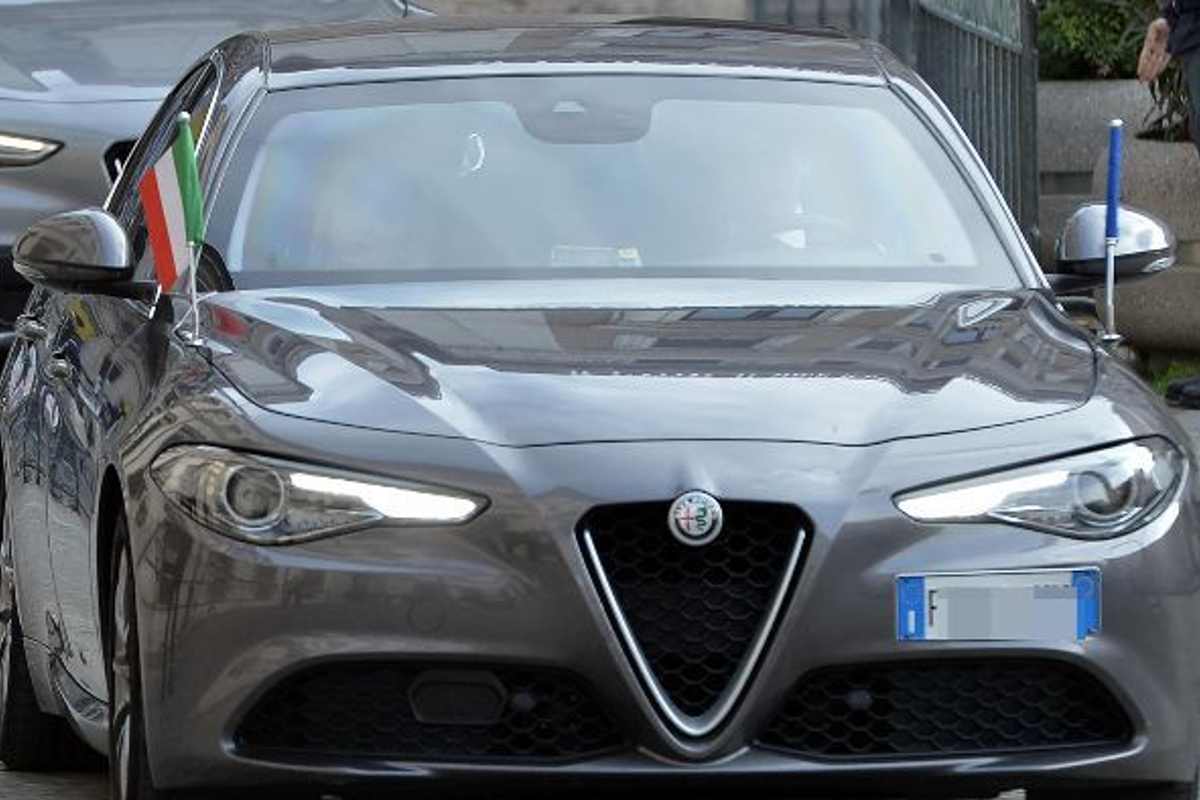 Quante sono le auto blu in Italia? La situazione attuale e l’evoluzione nel tempo mostrate attraverso i dati
