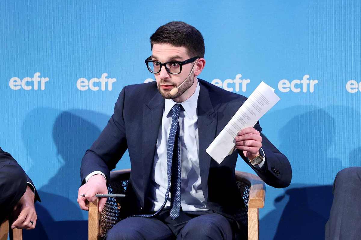 Chi è Alexander Soros, erede di Open Society Foundations, l'impero da 25 miliardi del padre Chi è Alexander Soros, erede di Open Society Foundations, l'impero da 25 miliardi del padre