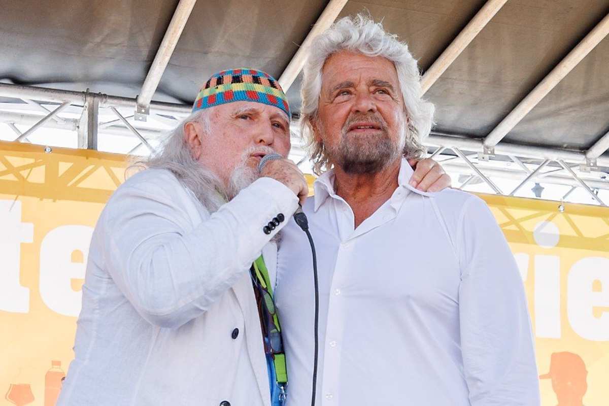 Movimento 5 Stelle, Grillo e Moni Ovadia protagonisti della manifestazione del 17 giugno: cosa hanno detto?