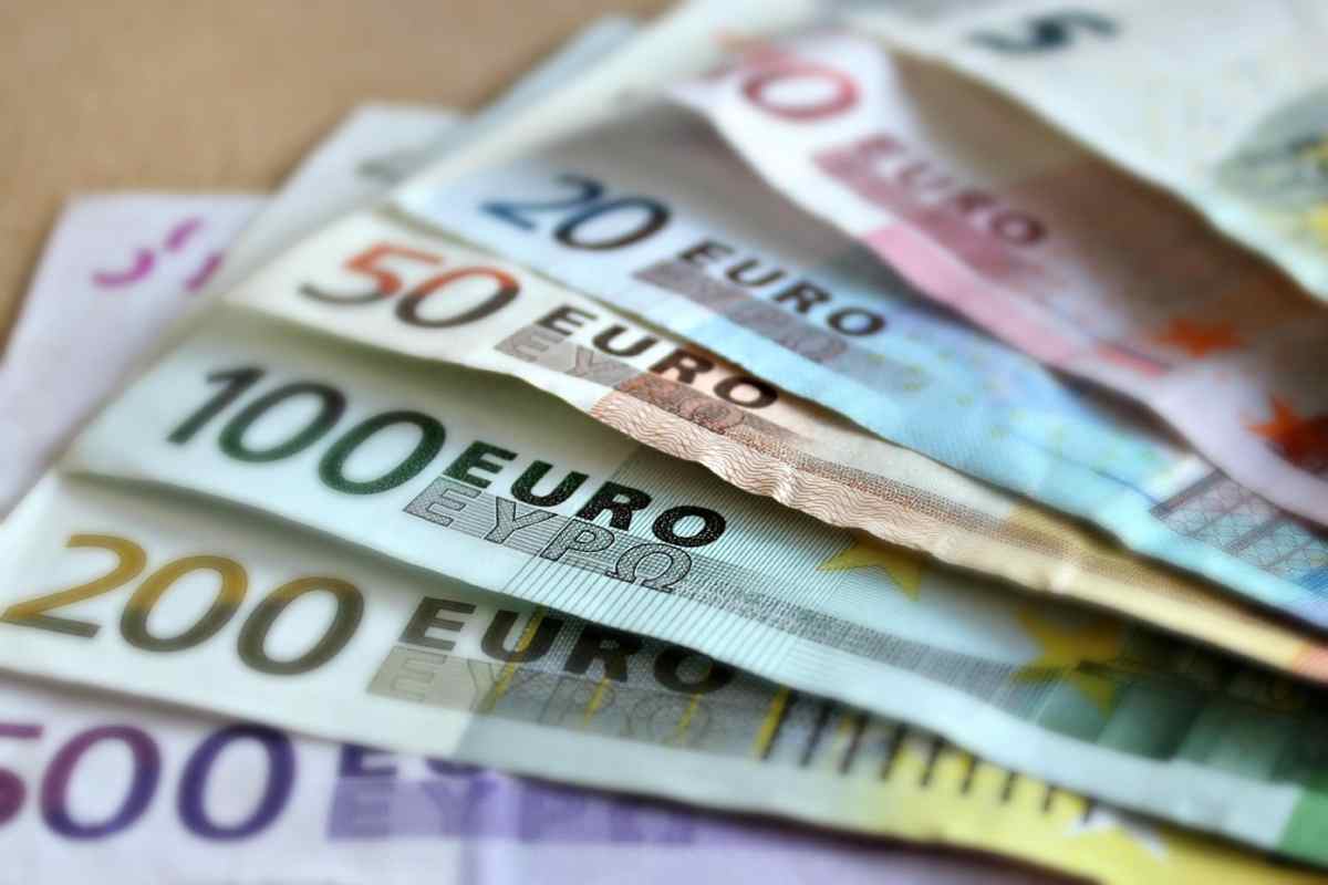 Salario minimo: cos’è e come funziona in Italia e nel resto d’Europa?
