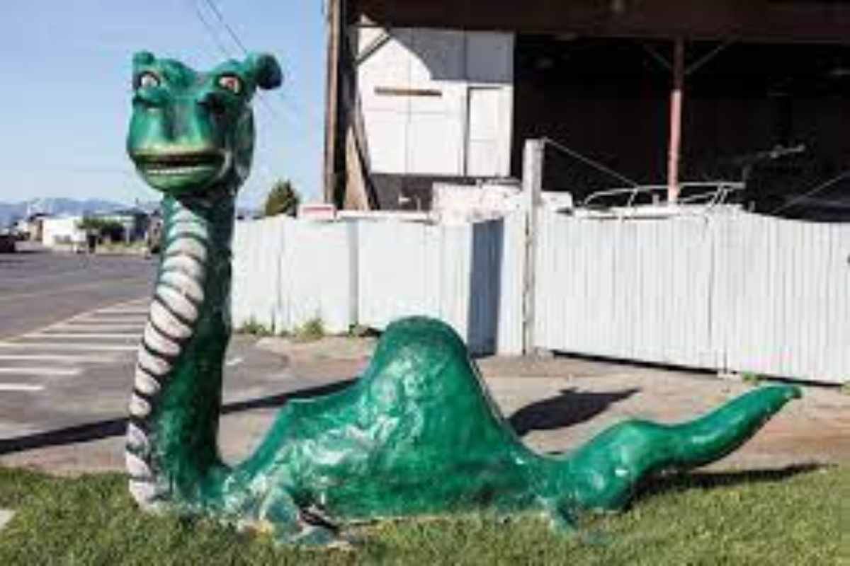 Secondo le leggende, nei laghi potrebbero abitare dei mostri mai visti prima.