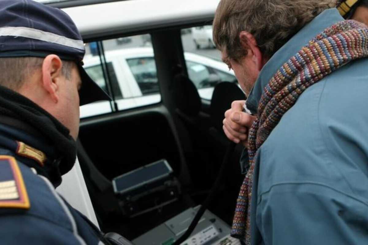 A Como un uomo è stata sottoposto all'alcol test, anche se era a piedi.