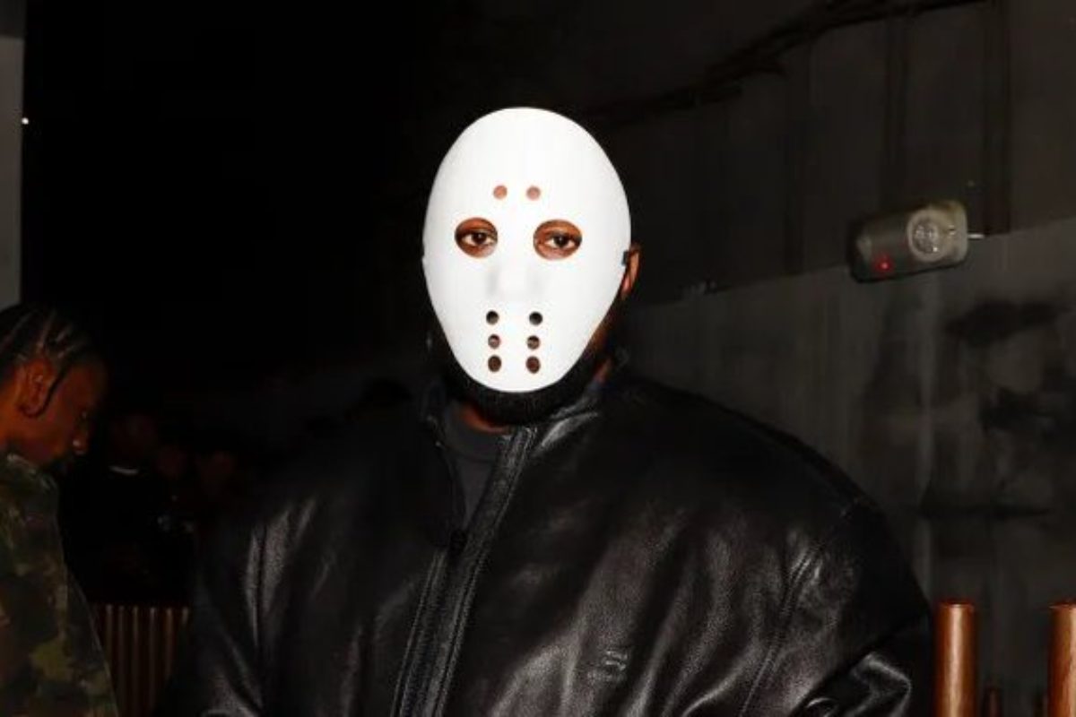 Kanye West arriva a sorpresa in Italia a cantare il suo nuovo album.