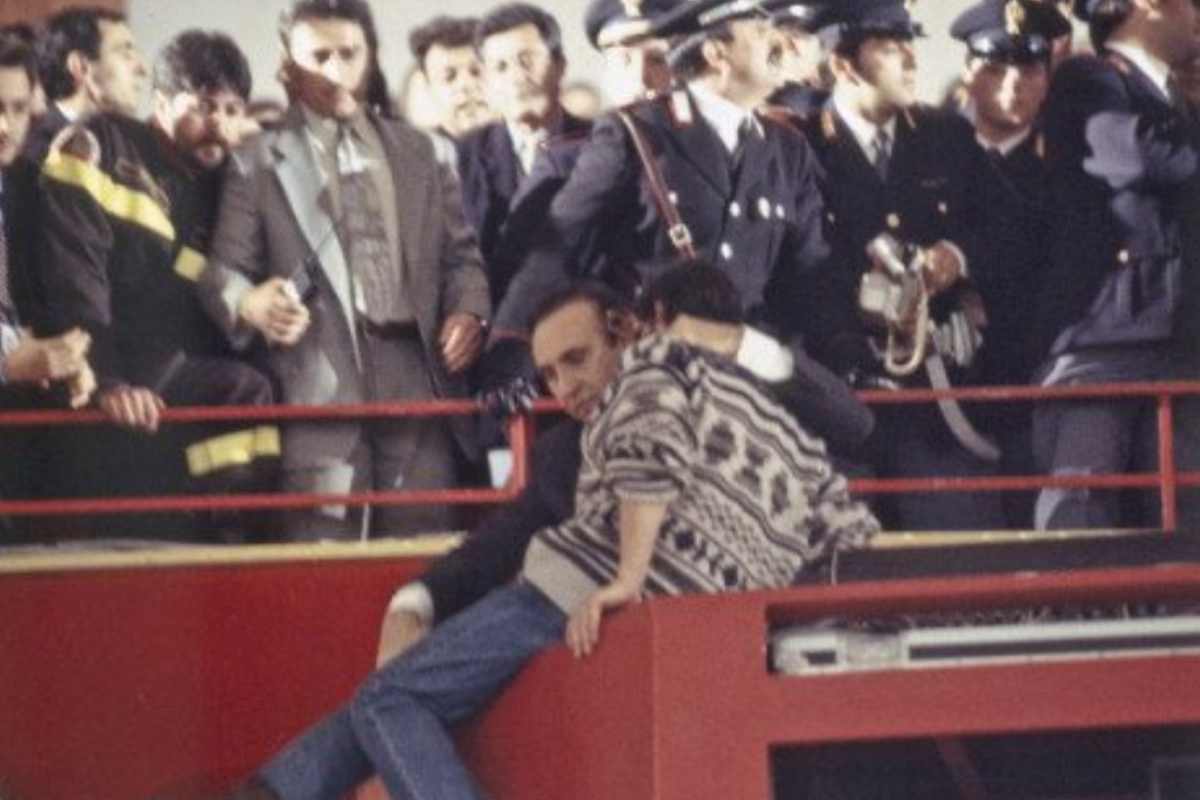 Pippo Baudo salva un uomo al Festival di Sanremo.