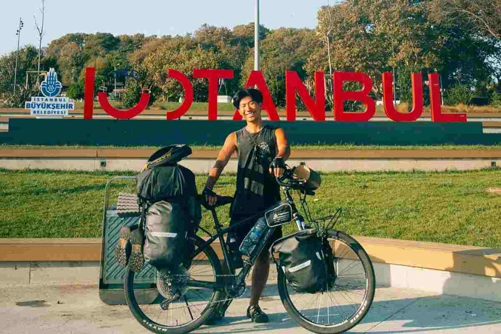 Tatsuya in bici su instagram